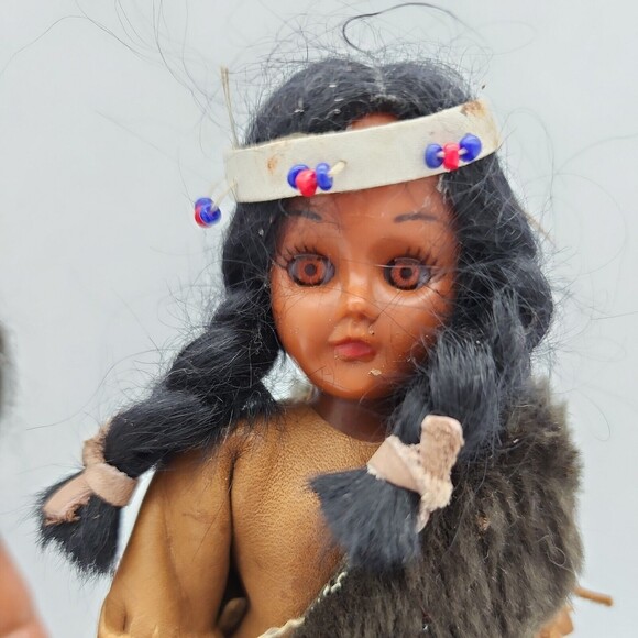 Vintage Sleeping Eye Dolls Native American & Hawaiian & Knickerbocker Doll Stand - Picture 12 of 14